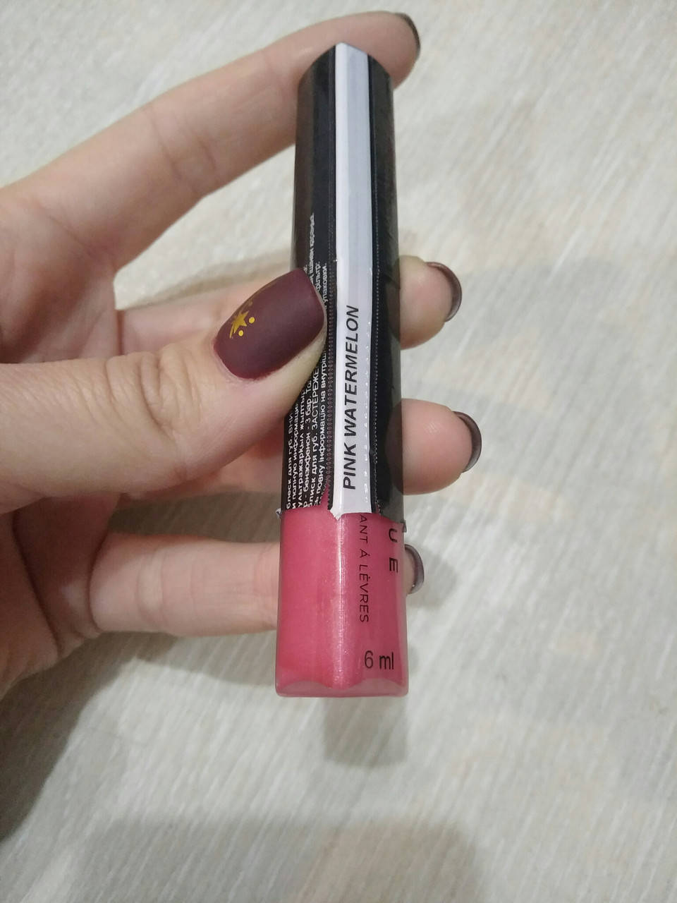 

Ультрасияющий блеск для губ True Color Pink Watermelon/Розовый арбуз эйвон,ейвон,avon