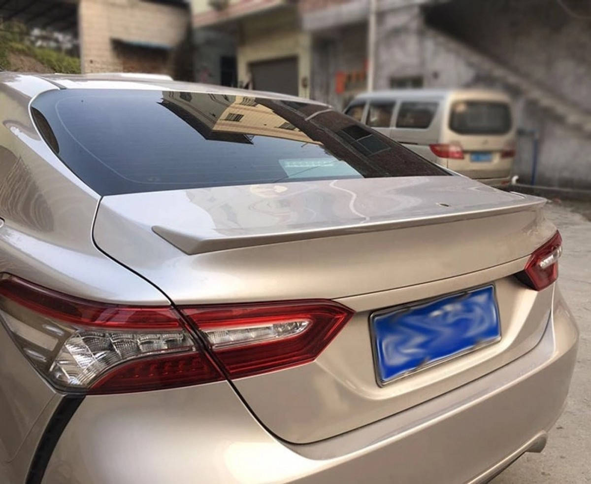 

Спойлер лип багажника Toyota Camry 70 2018- ABS пластик под покраску
