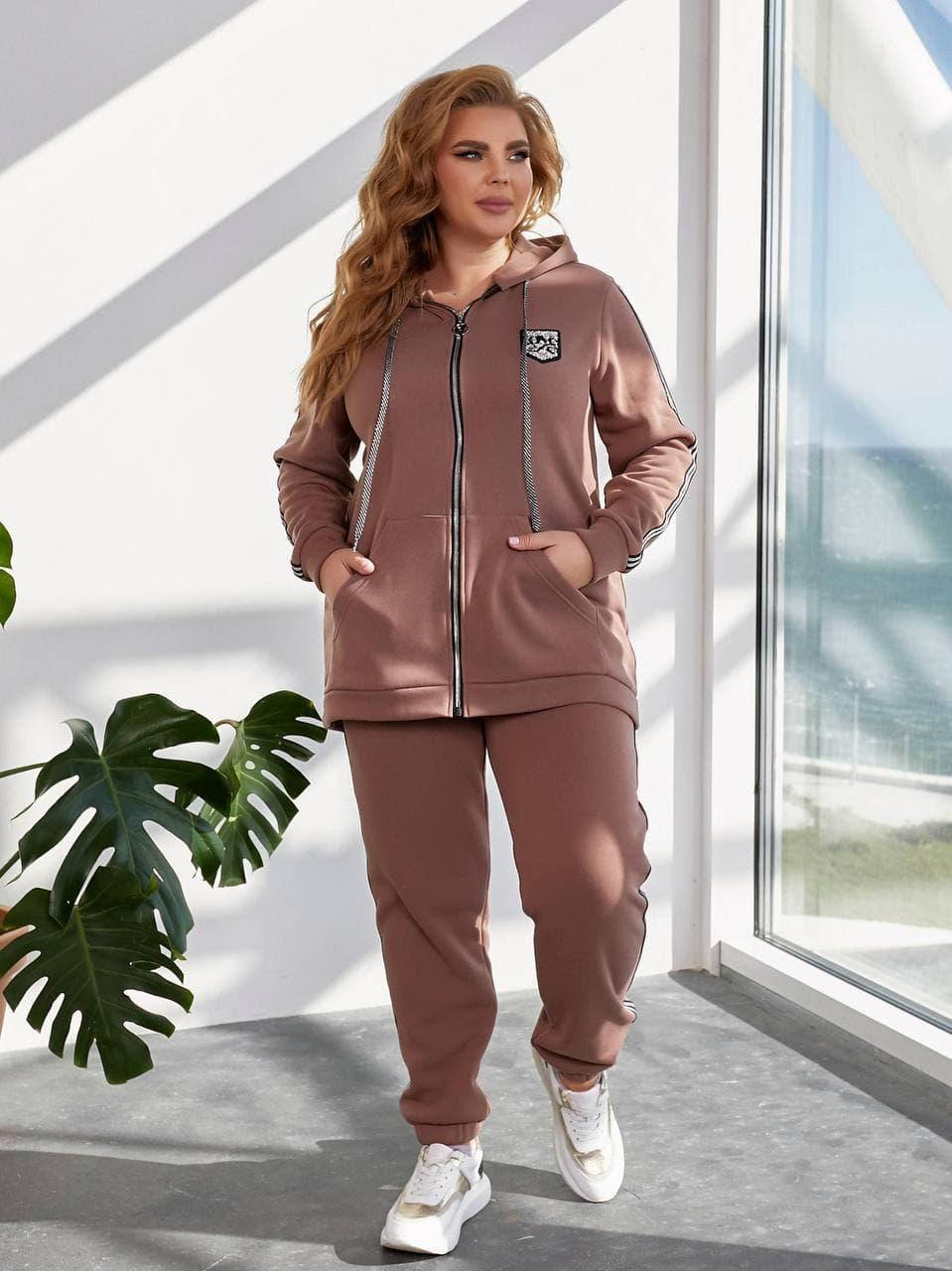 

Женский теплый спортивный костюм на флисе цвет мокко SKL92-338811