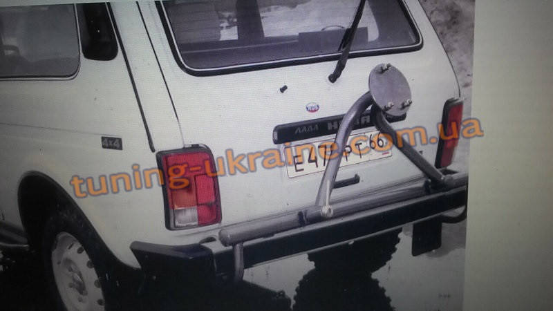 

Кронштейн запасного колеса стандарт цвет молотковый на Ваз 2121 Нива