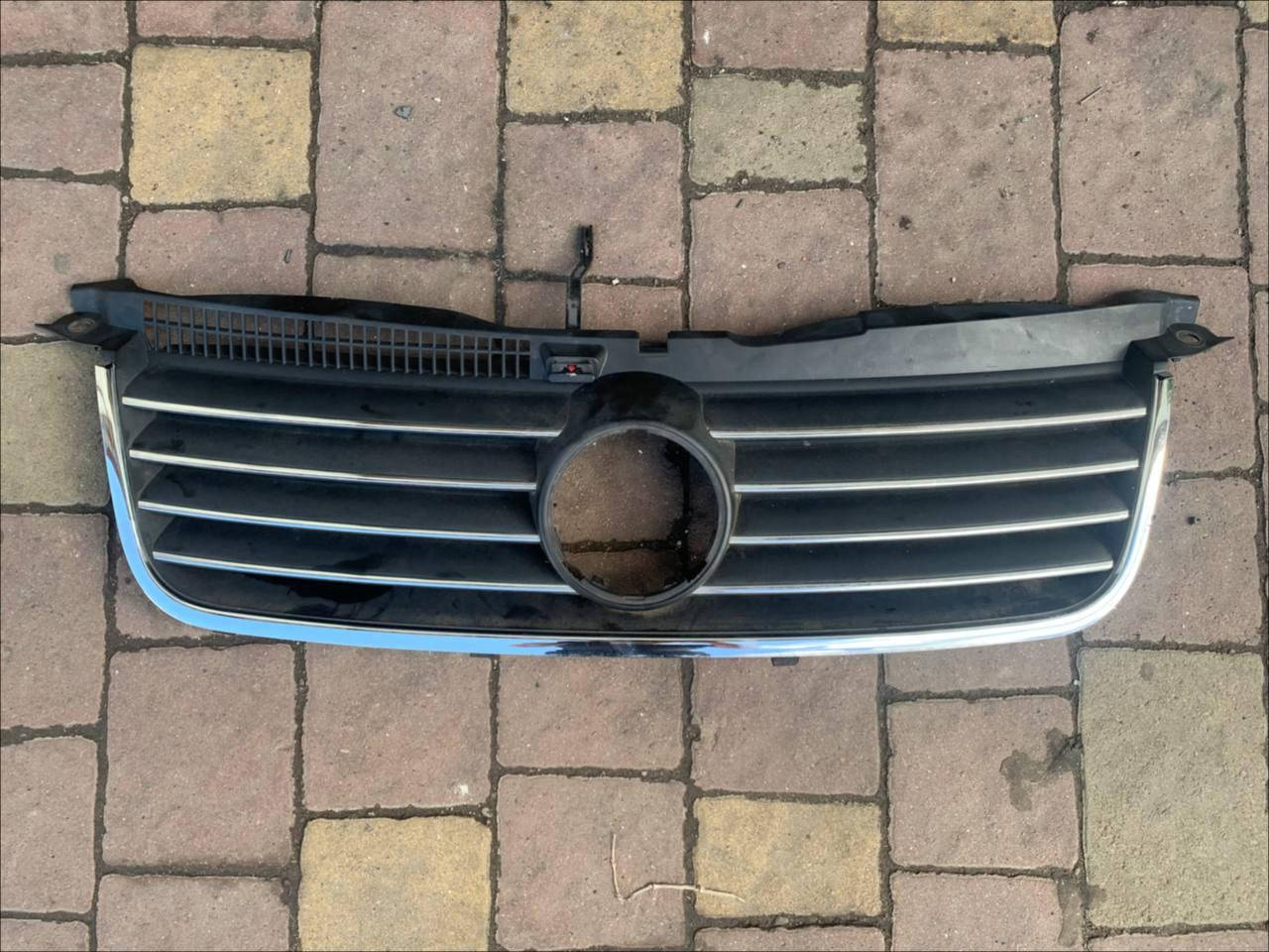 

Решетка радиатора Volksawgen Passat B5+