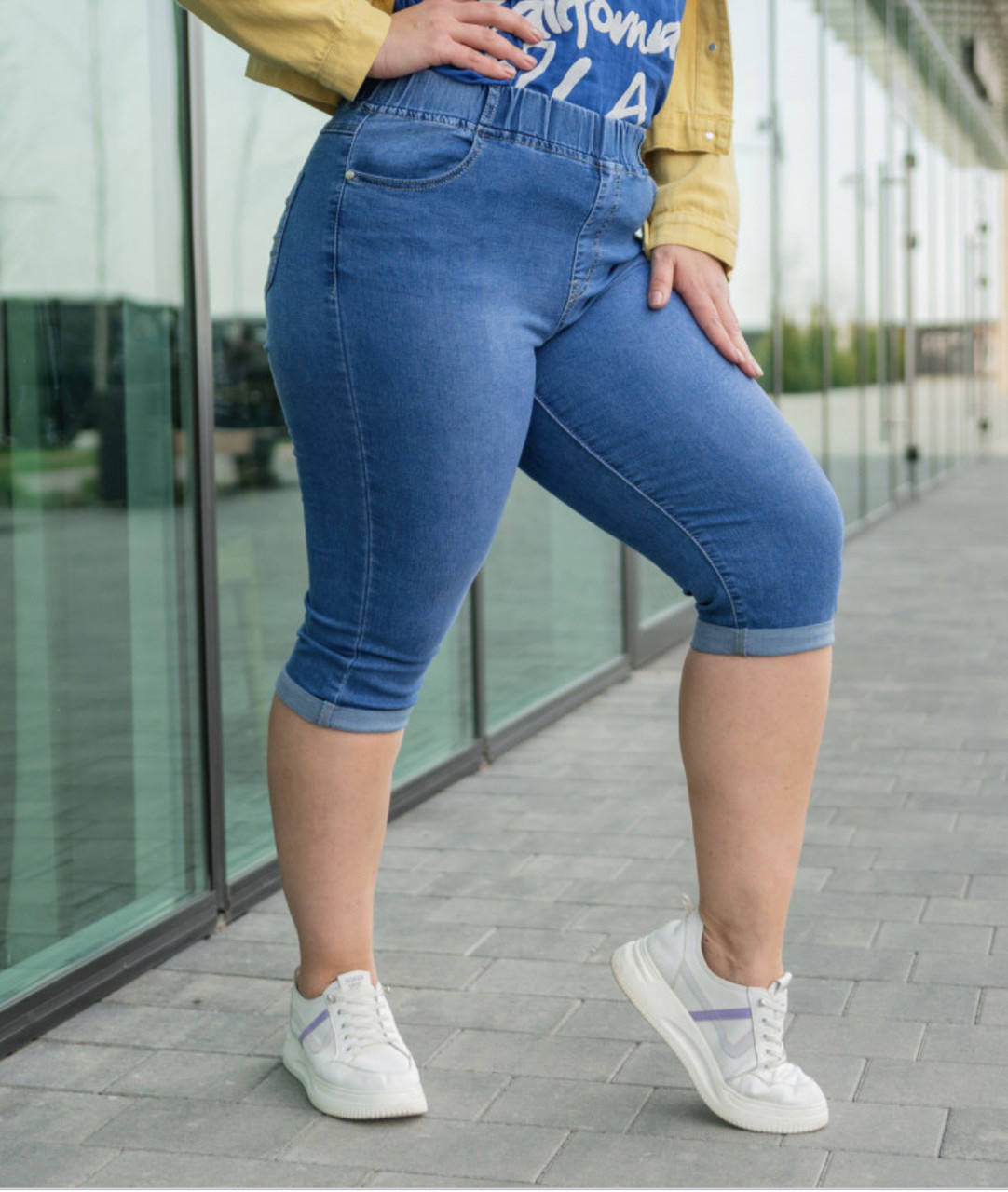 

Бриджи женские джинсовые с высокой посадкой на резинке голубого цвета, Голубой