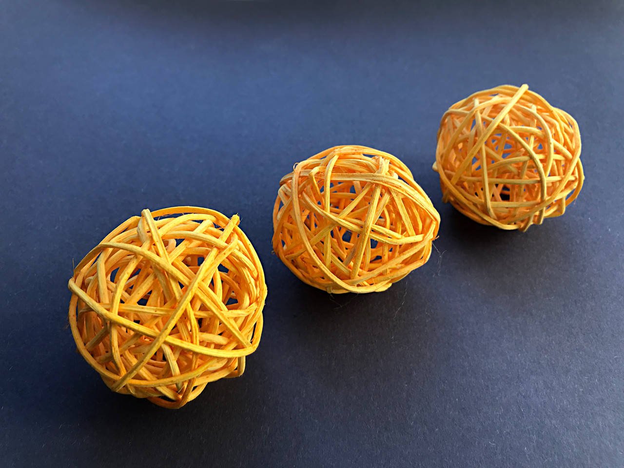

Шар из ротанга, 5 см, оранжевый