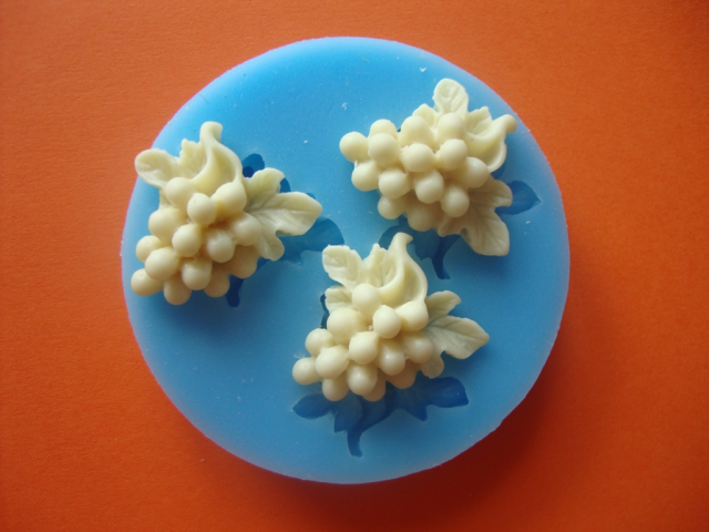 

Силиконовый молд "Гроздь винограда 1"