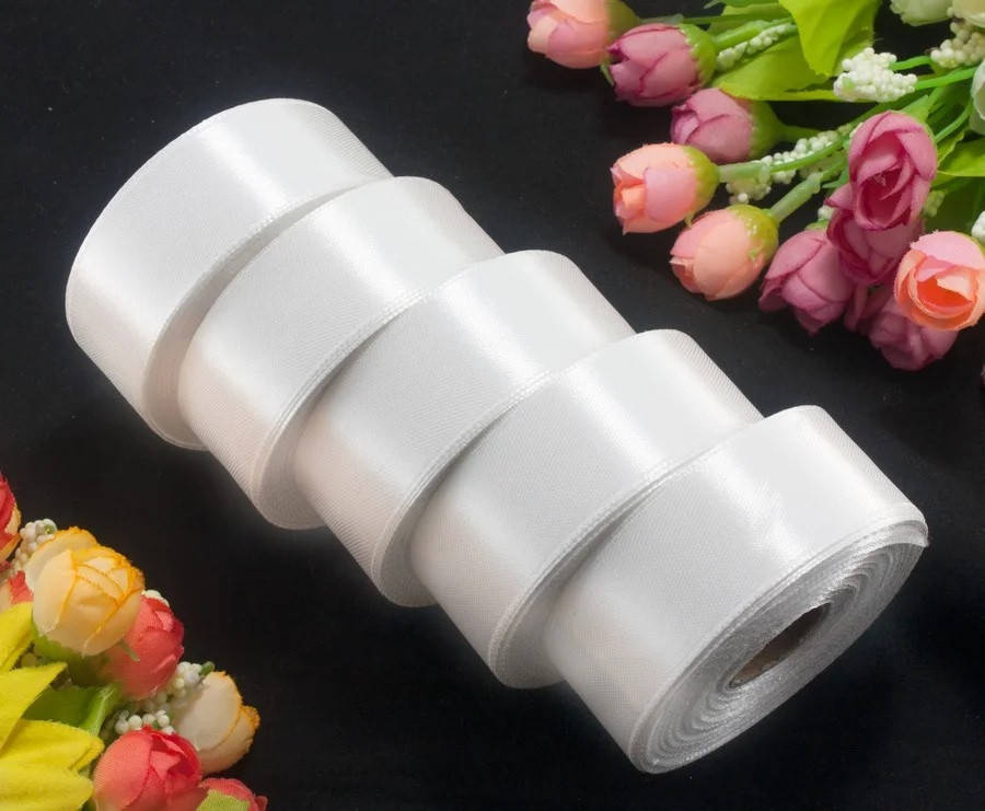 

Лента атласная айвори 2,5 см (23 метра)