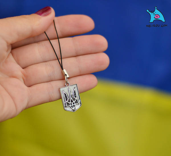 

Брелок для телефона "Патріот України". с гербом. Sale