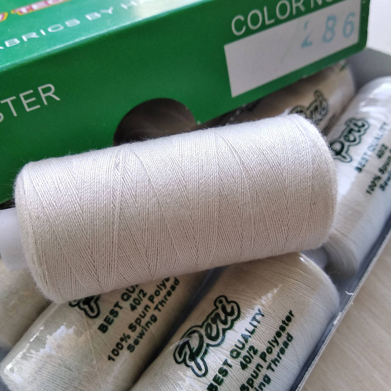 

Нитки Peri №40 котушка 400 ярд, молочна (286), Кофе с молоком