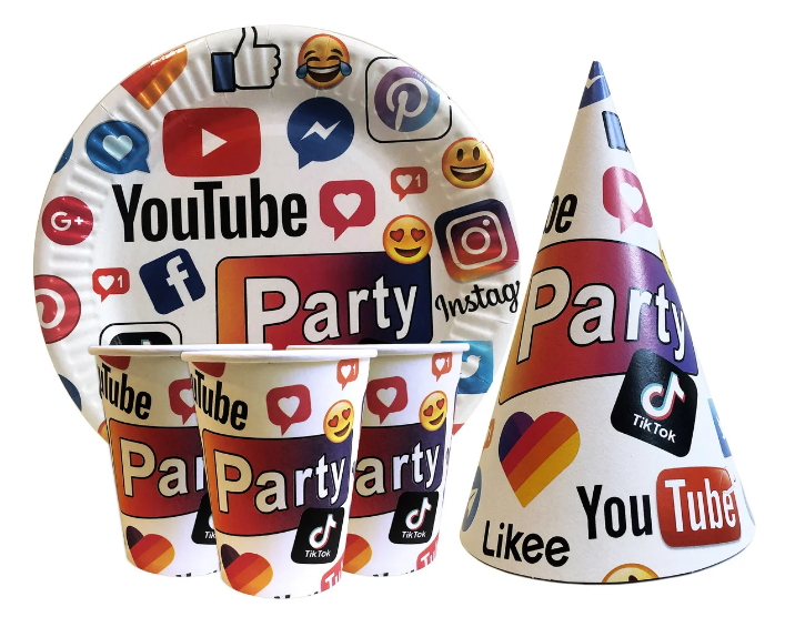 

Набор посуды "Социальные сети" Тарелки, стаканы, колпачки по 10 шт.