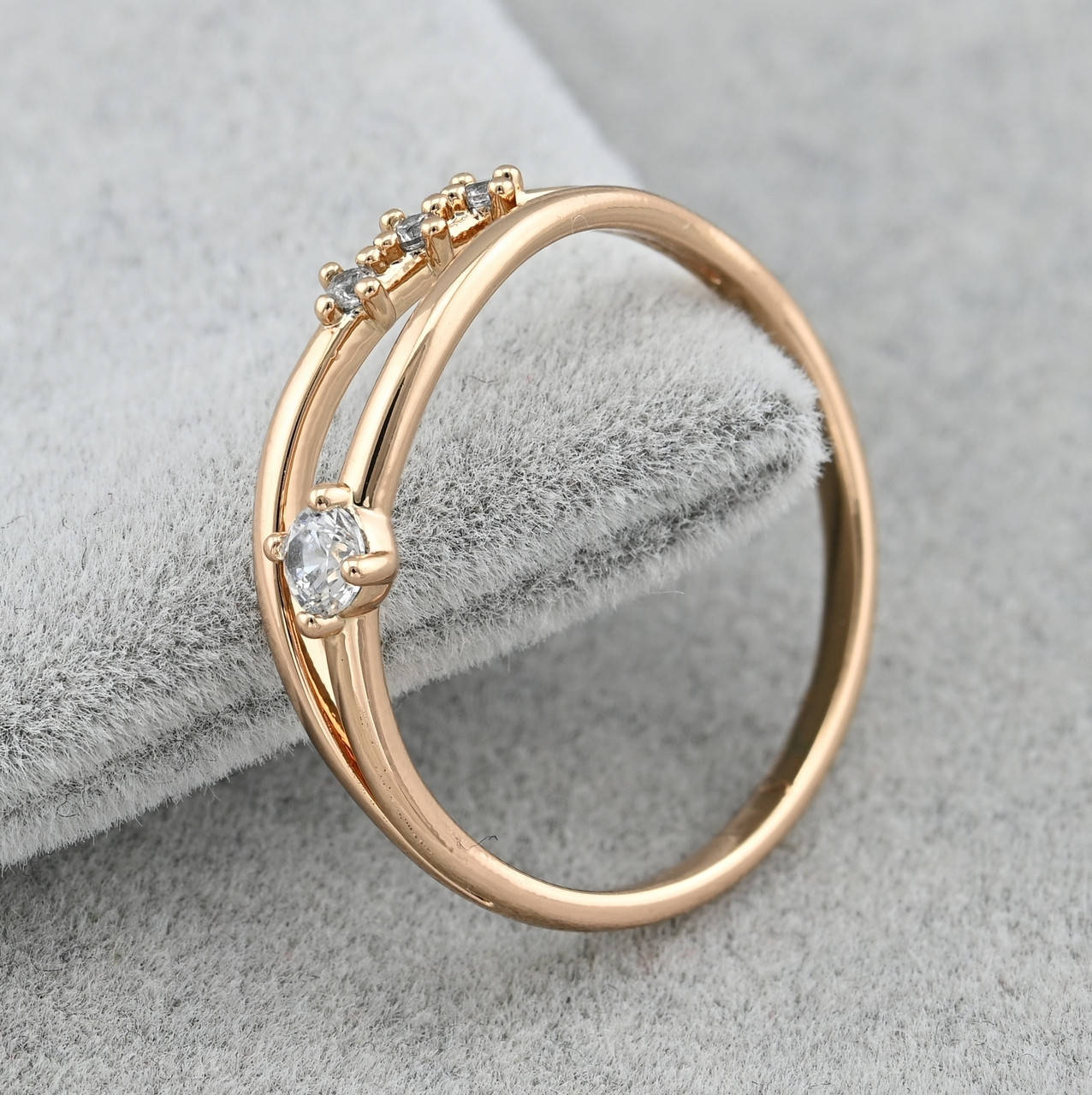 

Кольцо 35862 ширина 5 мм белые фианиты позолота 18К размер 20