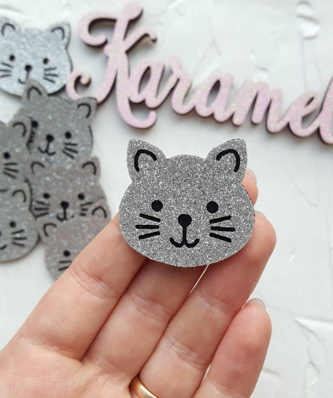 

Котик СРІБНИЙ (НЕ СКЛЕЄНИЙ)