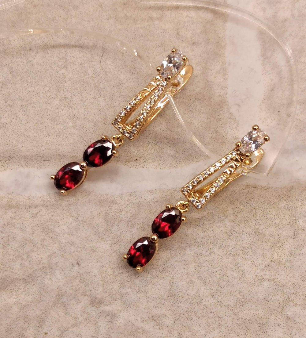 

Серьги Xuping с камнем цвет красный 30х4мм позолота 18к