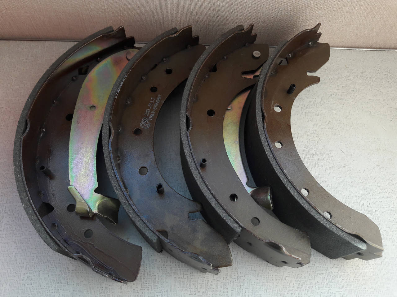 

Тормозные колодки задние на Fiat Scudo, Peugeot Expert, Citroen Jumpy (2007-...), 9467549388, 4241N4