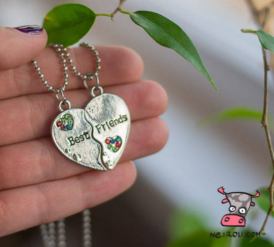

Кулон для двоих друзей "Best Friends. Цветные стразы". Уценка