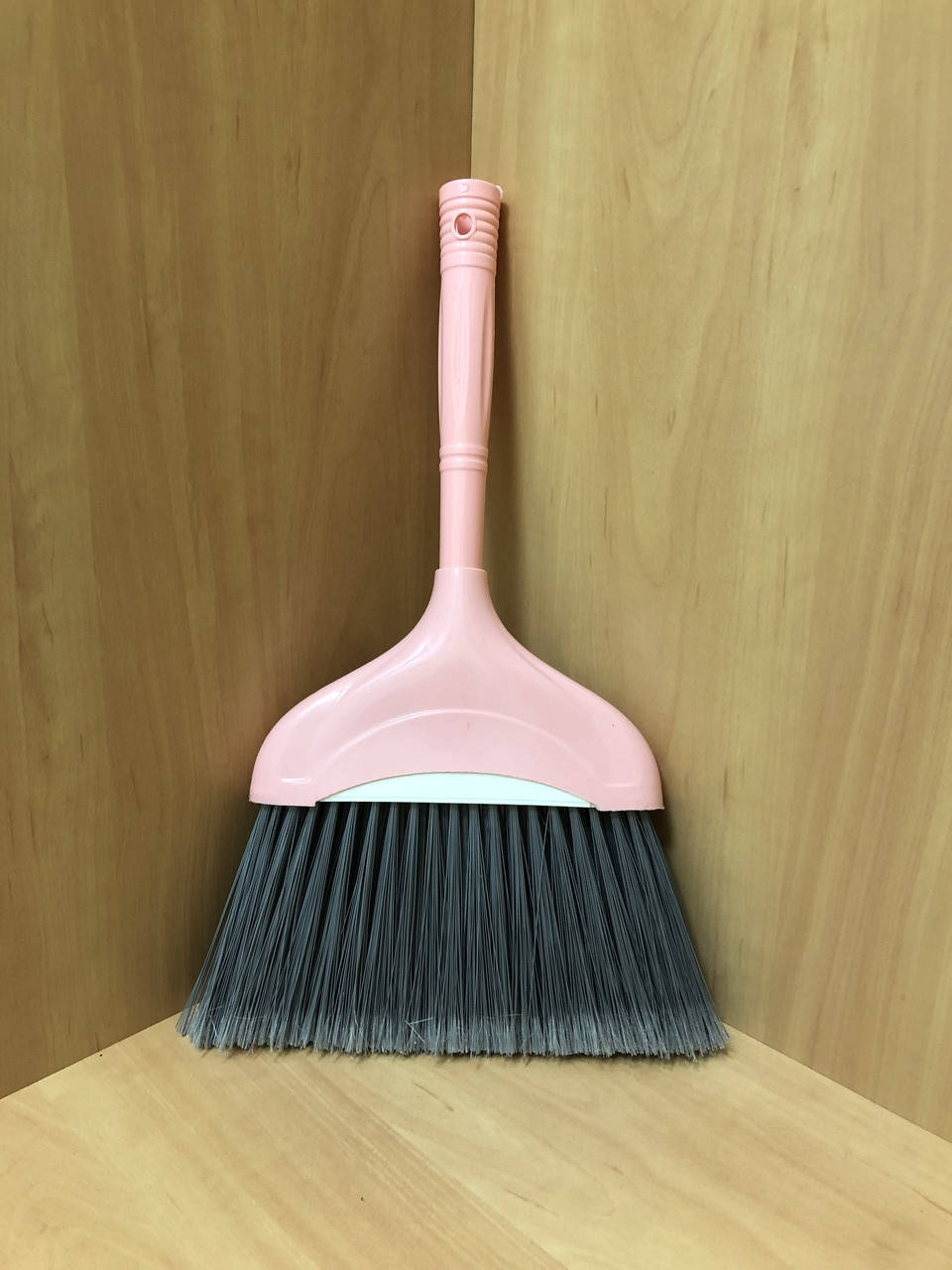 

Веник пластиковый розовый 3256 URVE PLASTIK