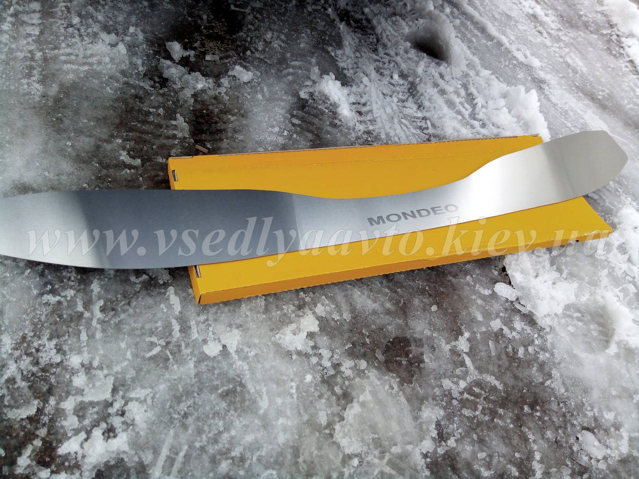 

Накладка на бампер Ford MONDEO IV универсал с 2007-2011 (Nataniko), Желтый