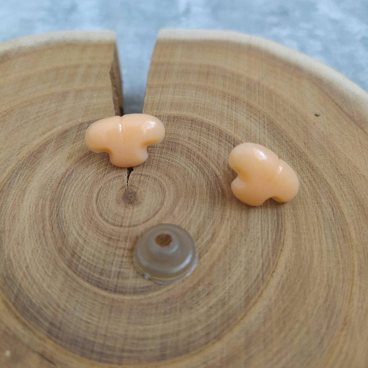 

Носик для котика бежевий 17х12мм