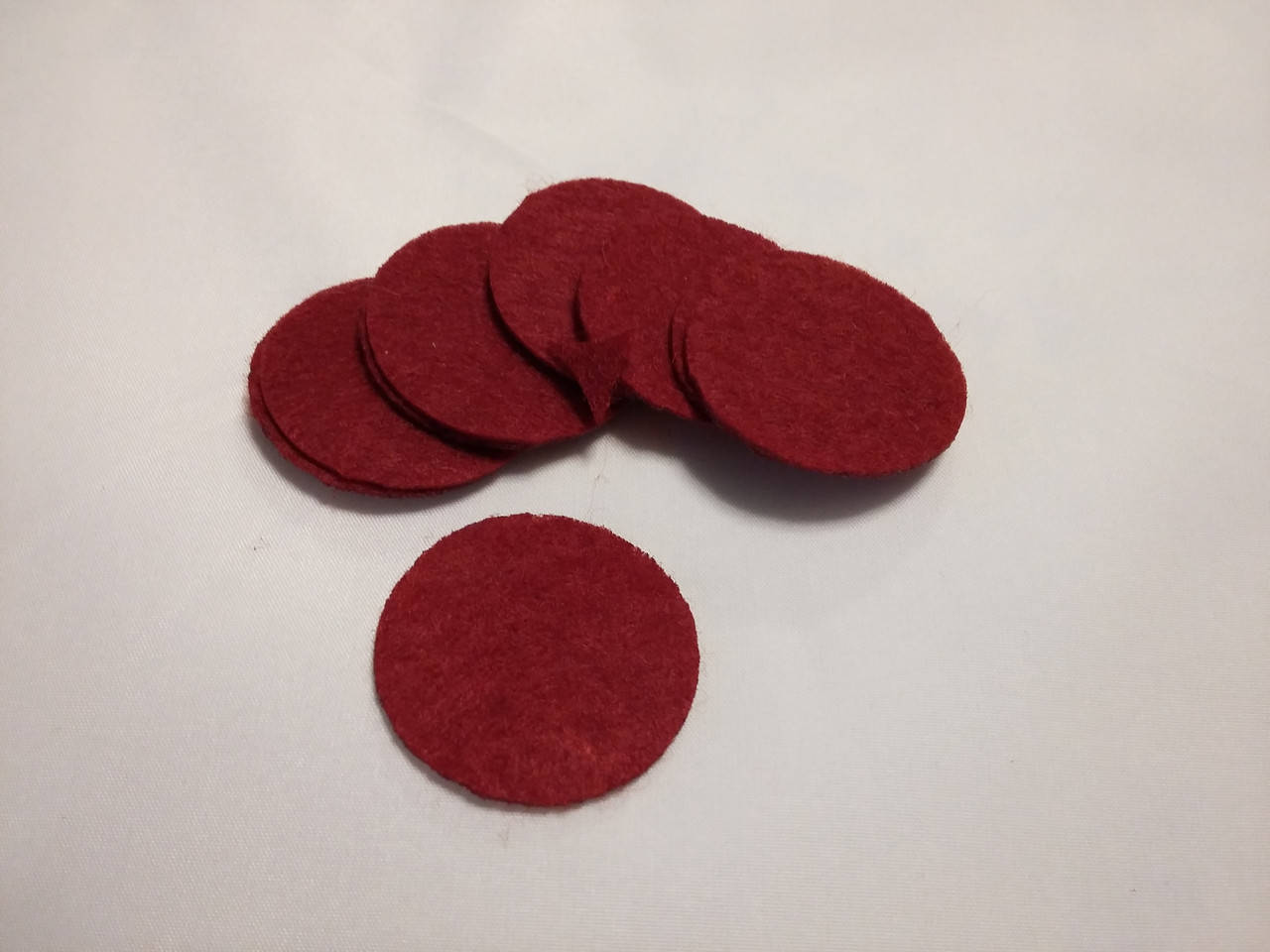 

Фетр в кружках бардо