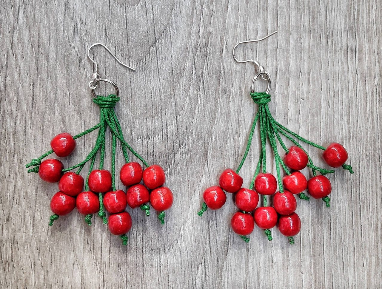 

Сережки Калинове Намисто. Зелено-червоні.