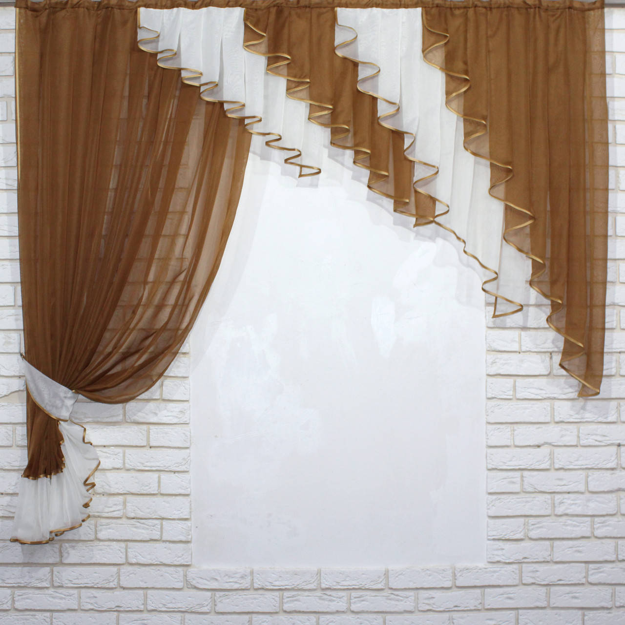 

Кухонный комплект (200х170см), шторка с ламбрекеном. Цвет коричневый с молочным. Код 070к 50-212