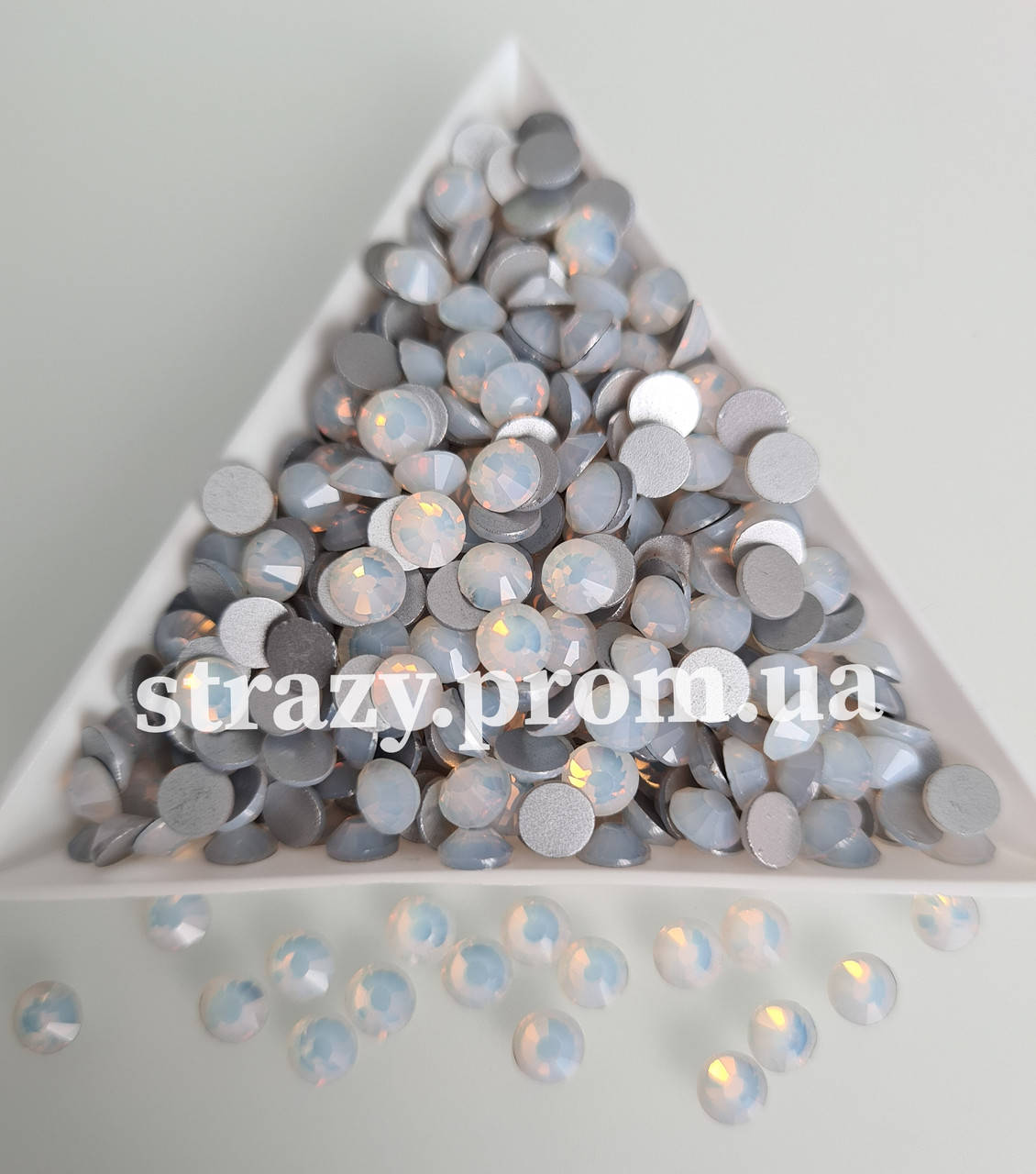 

Стразы ss16 White Opal 100шт, (4,0мм) "Crystal Premium"