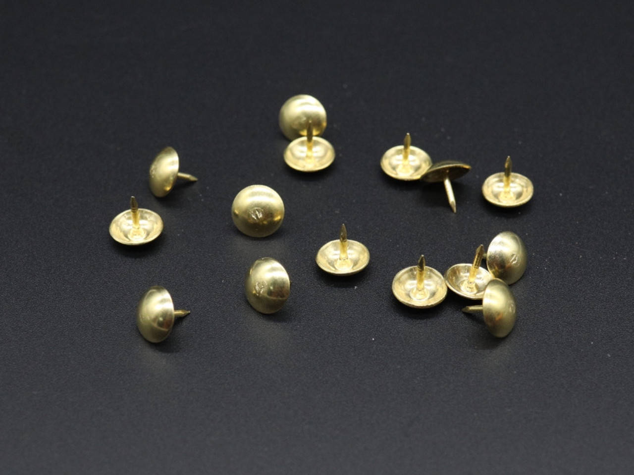 

Мебельные гвозди. Цвет золото. Качество. 9х9мм