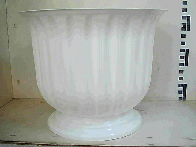 

Горщик пластм d31 білий М лілія