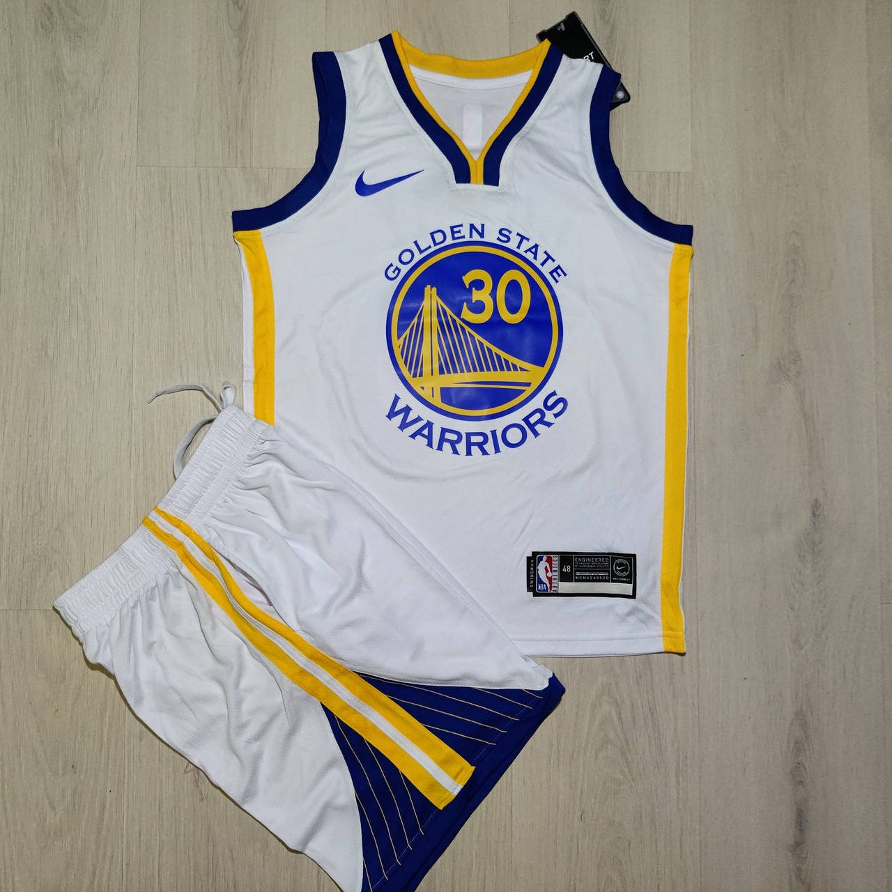 

Форма баскетбольная белая Карри Стефен номер 30 команда Голден Стейт Curry №30 Golden State Warriors