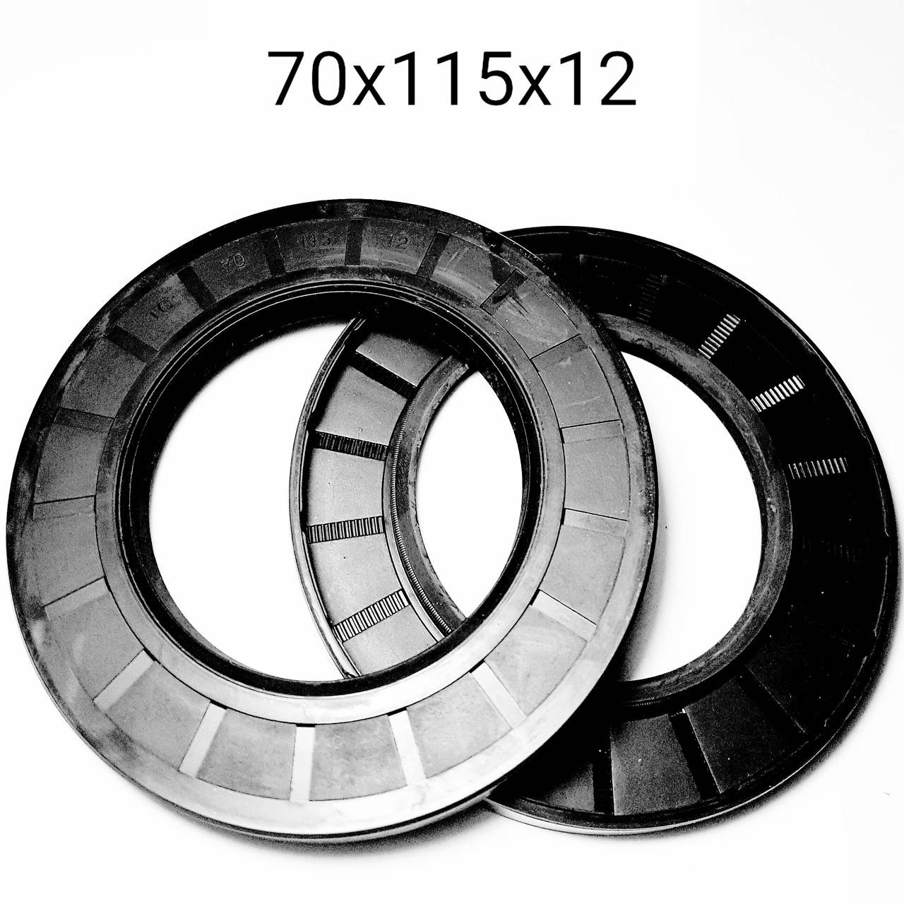 

Сальник манжета армированная 70х115*12-2.2