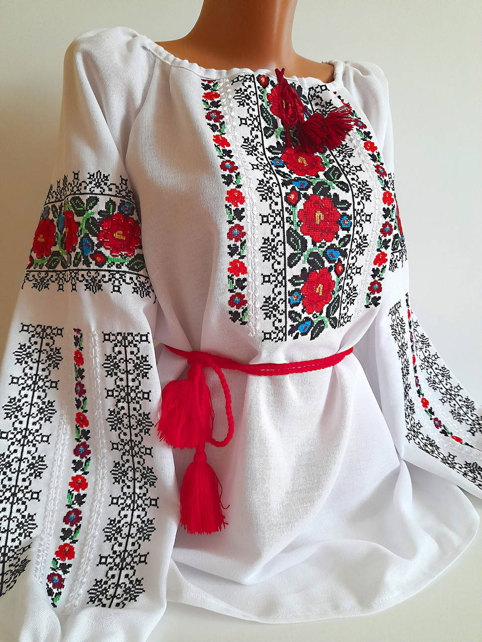 

Вишиванка. Жіноча вишиванка.
