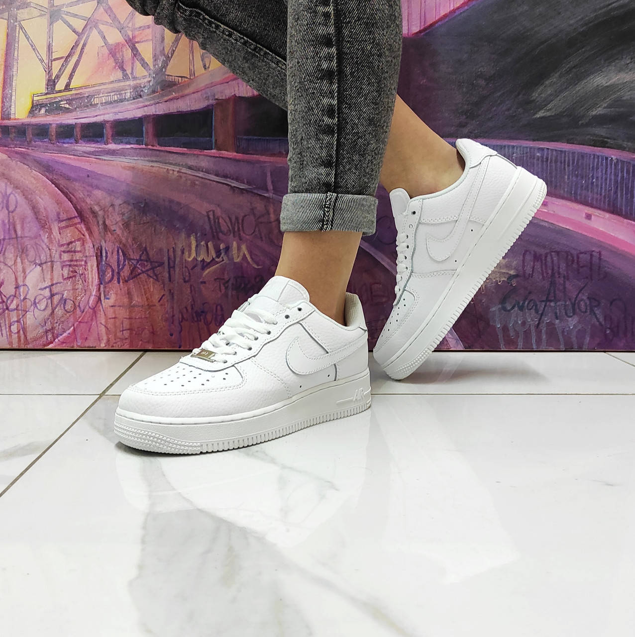 

Женские кроссовки Nike Air Force белые, Белый