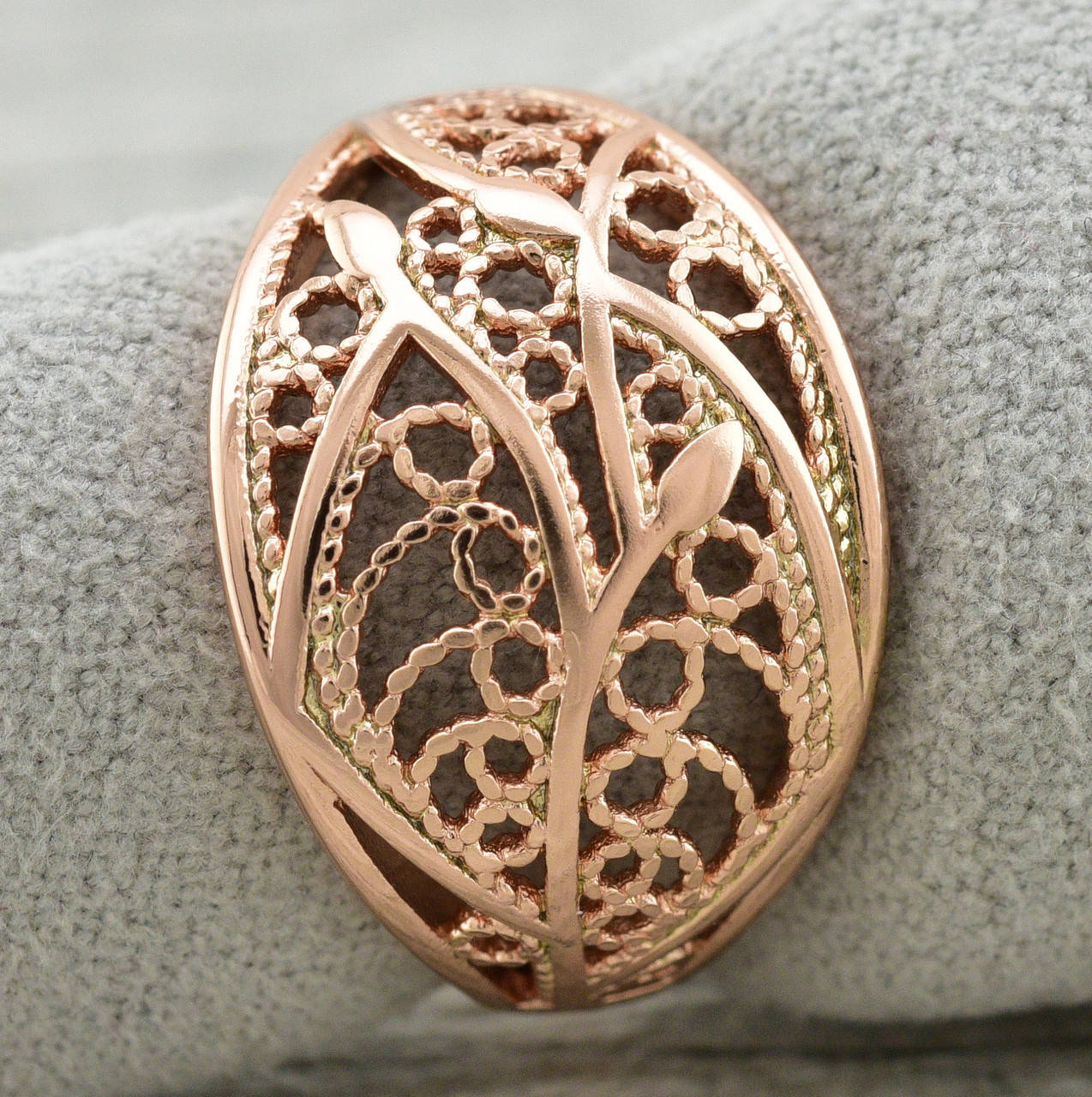 

Кольцо Xuping Ажурное 11628 ширина 15 мм позолота РО размер 17