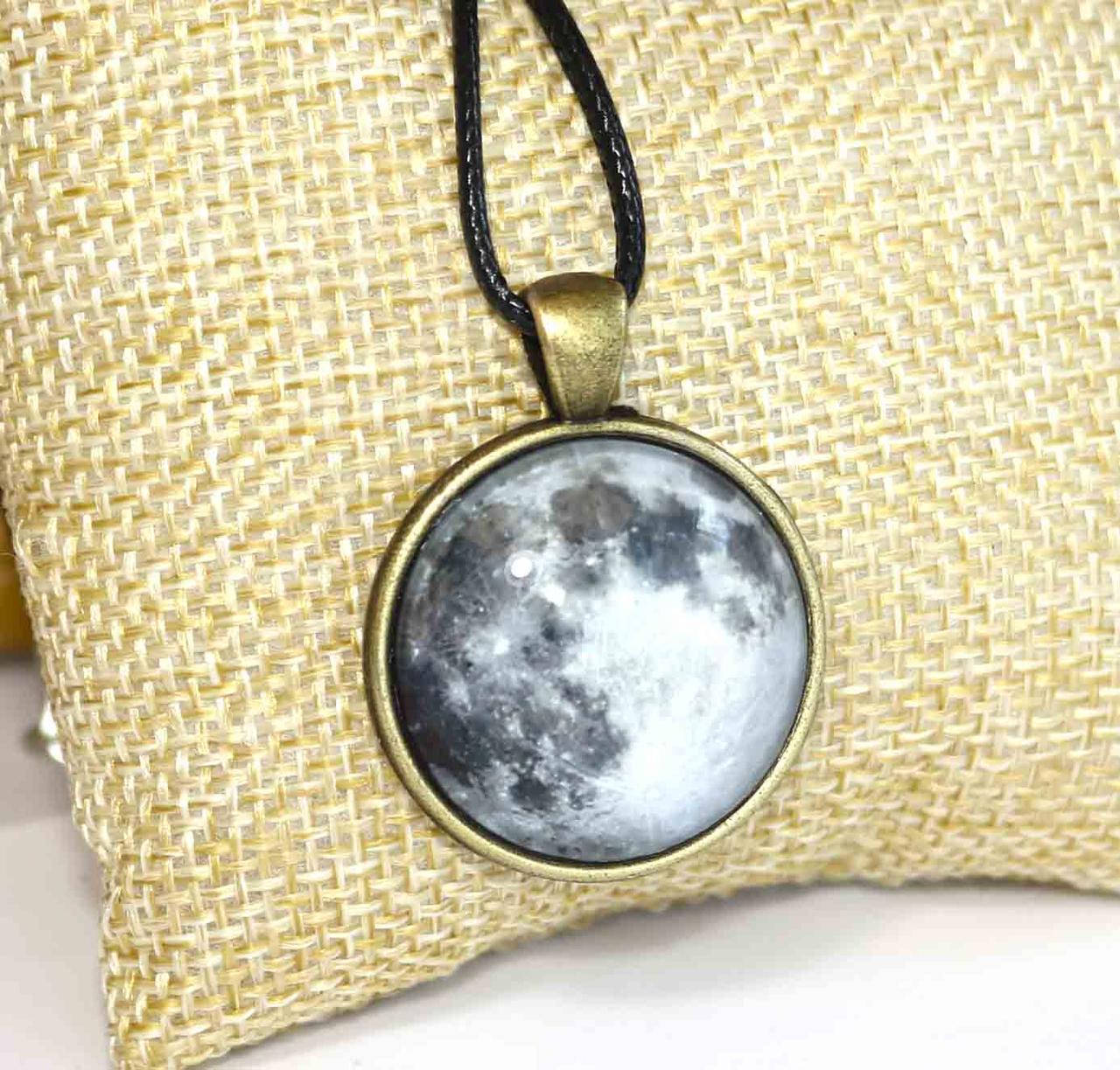 

Кулон Lunar луна