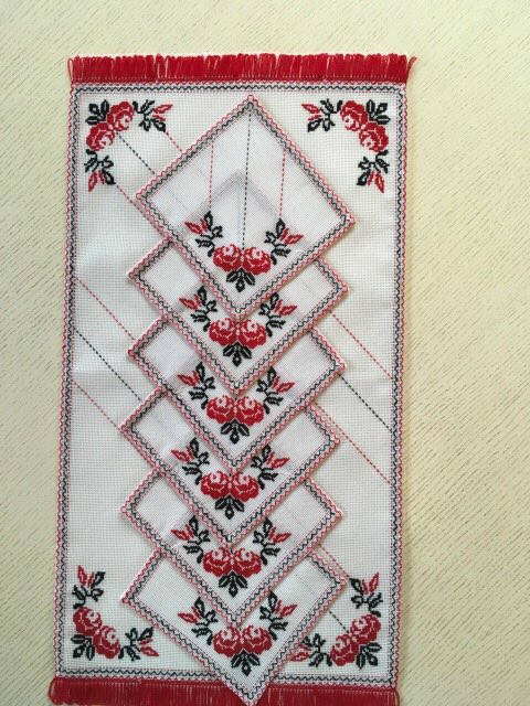 

Набір вишитих серветок святковий ручної роботи, Белый