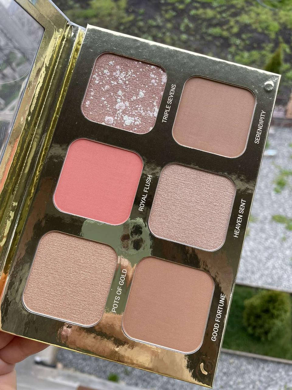 

Контурная палетка True + Luscious Lucky Glow Bronze And Highlight Palette
