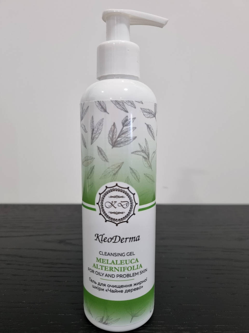 

Гель для очищения жирной кожи «Чайное дерево» 250мл KLEODERMA