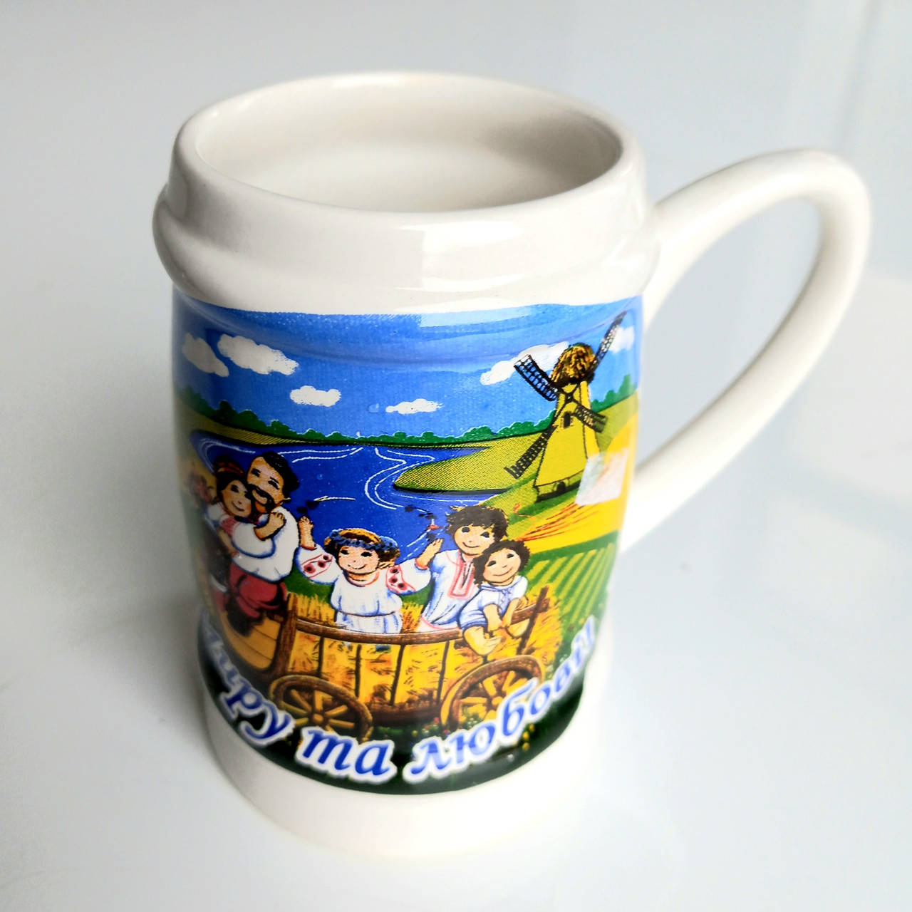 

Бокал 0,2 л.- Миру та любові , фарфор .