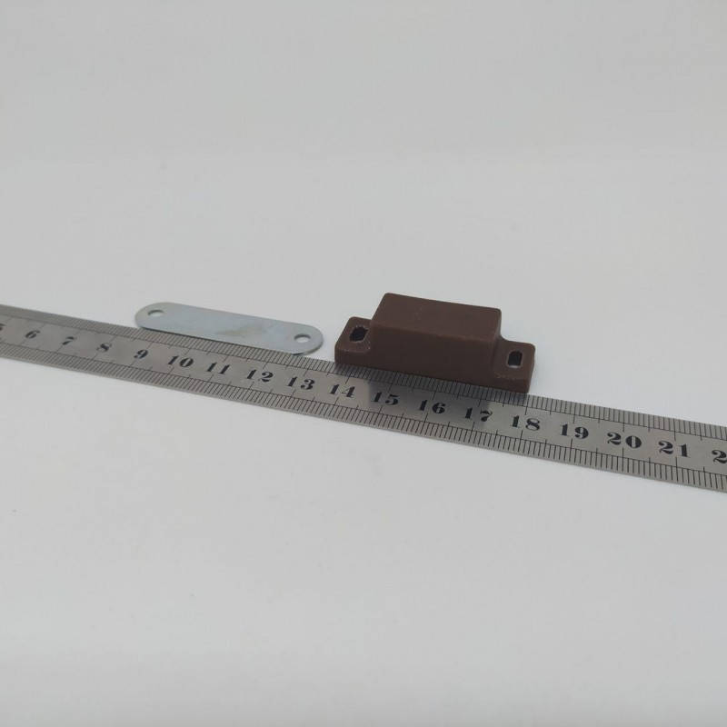 

Магнитный фиксатор москитной сетки (коричневый)