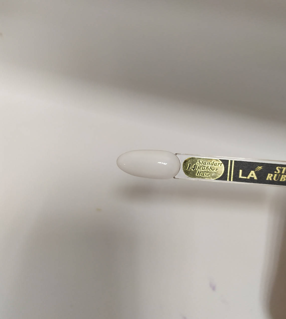 

14 БАЗА STANDART каучук 037 гр. кисть