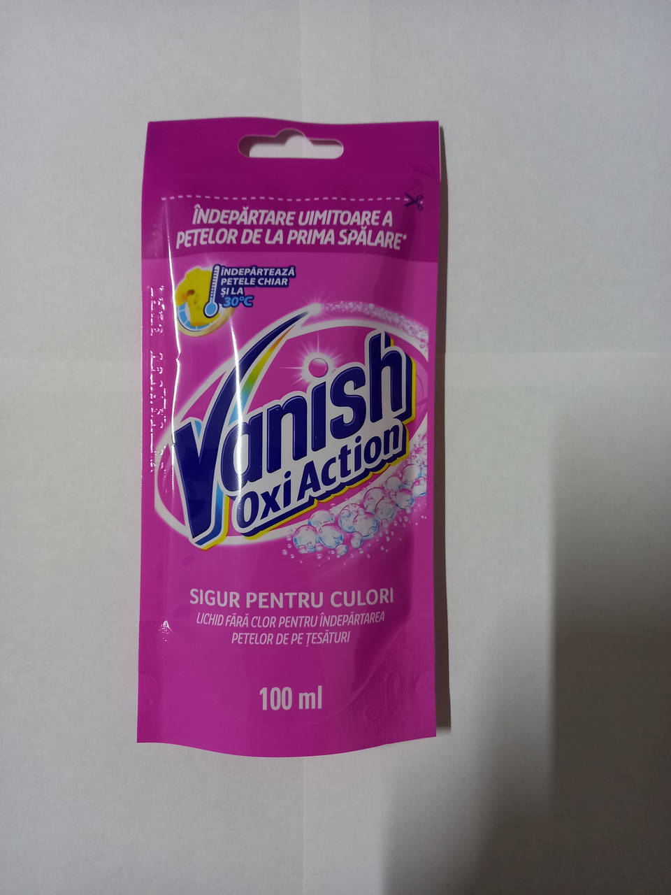 

Пятновыводитель Vanish Oxi Action 100ml