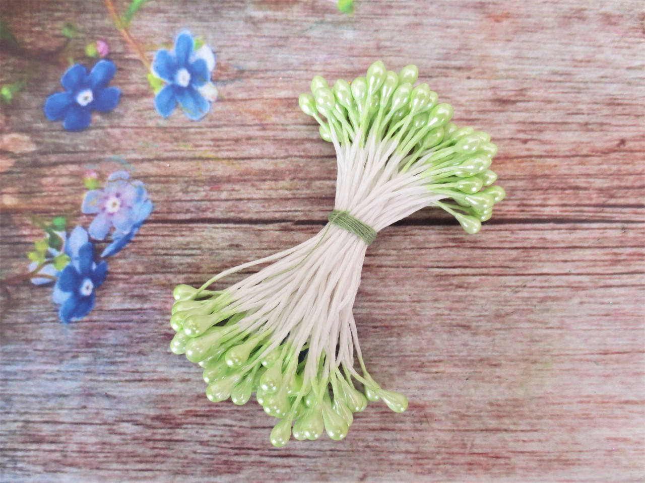 

Тычинки жемчужные СВЕТЛО-ЗЕЛЕНОГО ЦВЕТА, 70-75 нитей, 140-150 головок