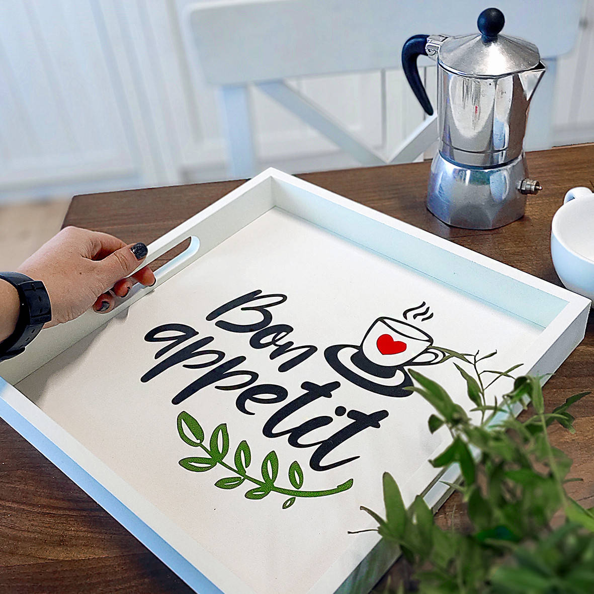 

Деревянный поднос с принтом Bon appetit