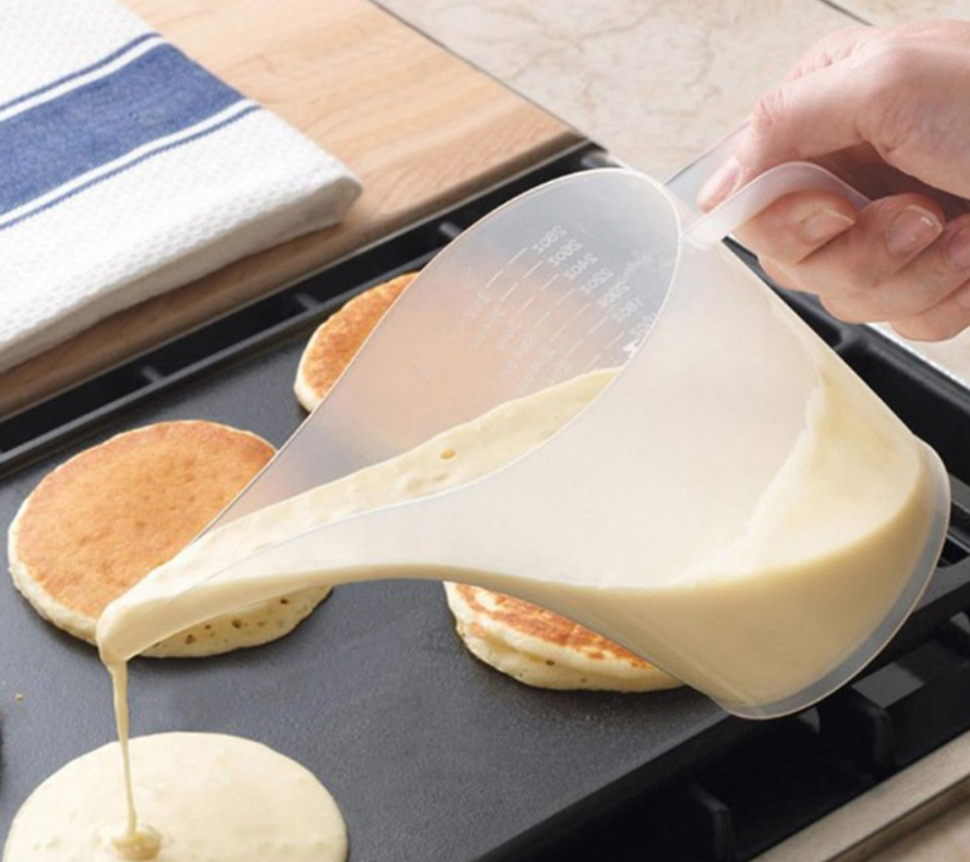 

Пластиковый мерный стакан для выпечки 1000 мл