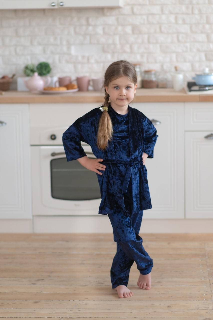

Детская пижама Miss Lora (халат футболка штаны) велюр 110 синий 1002-Д