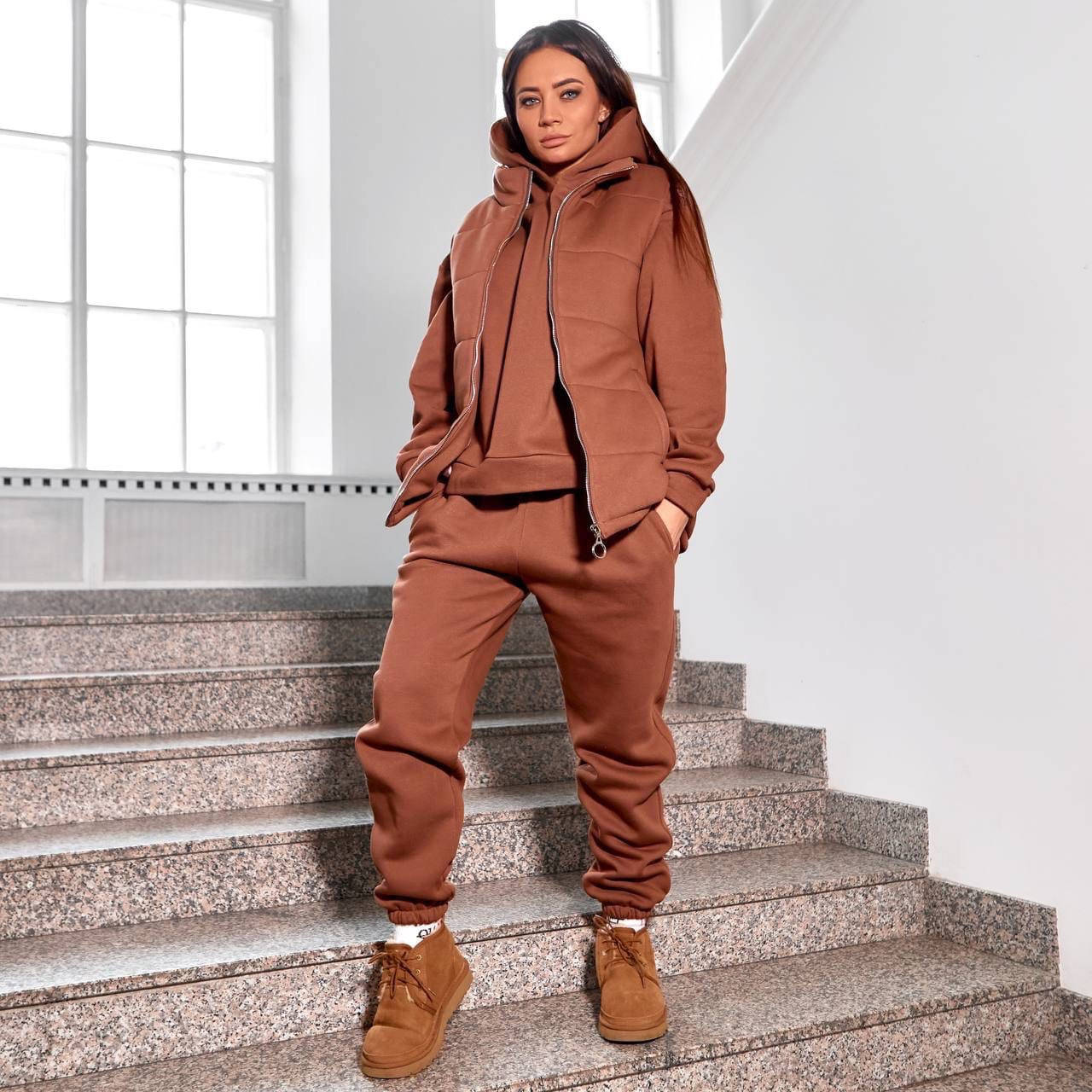 

Костюм тройка с жилеткой женский на флисе, Спортивный костюм тройка женский, Костюм тройка женский, Терракота