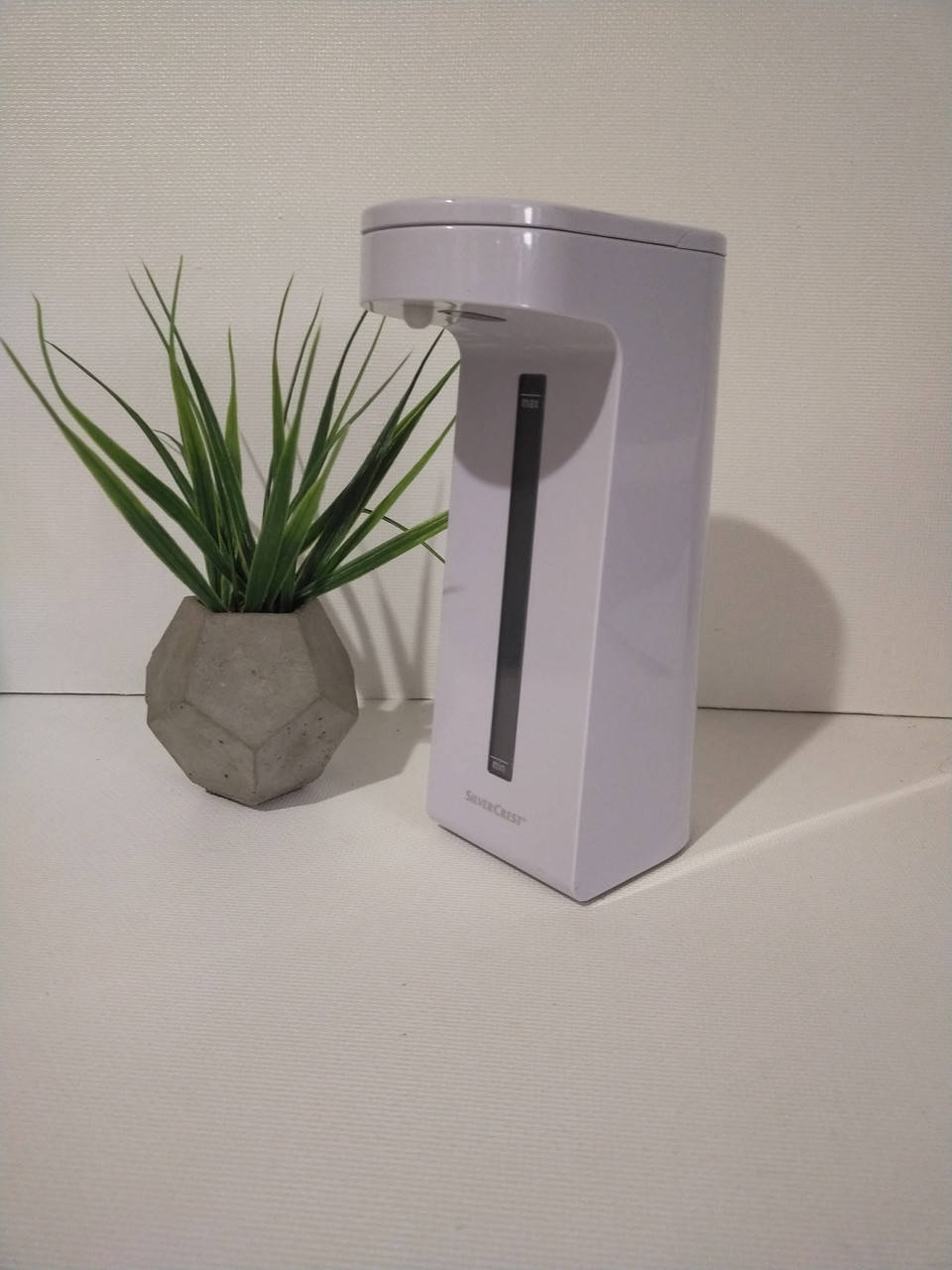 

Уценка! Дозатор мыла с датчиком SilverCrest белый Германия