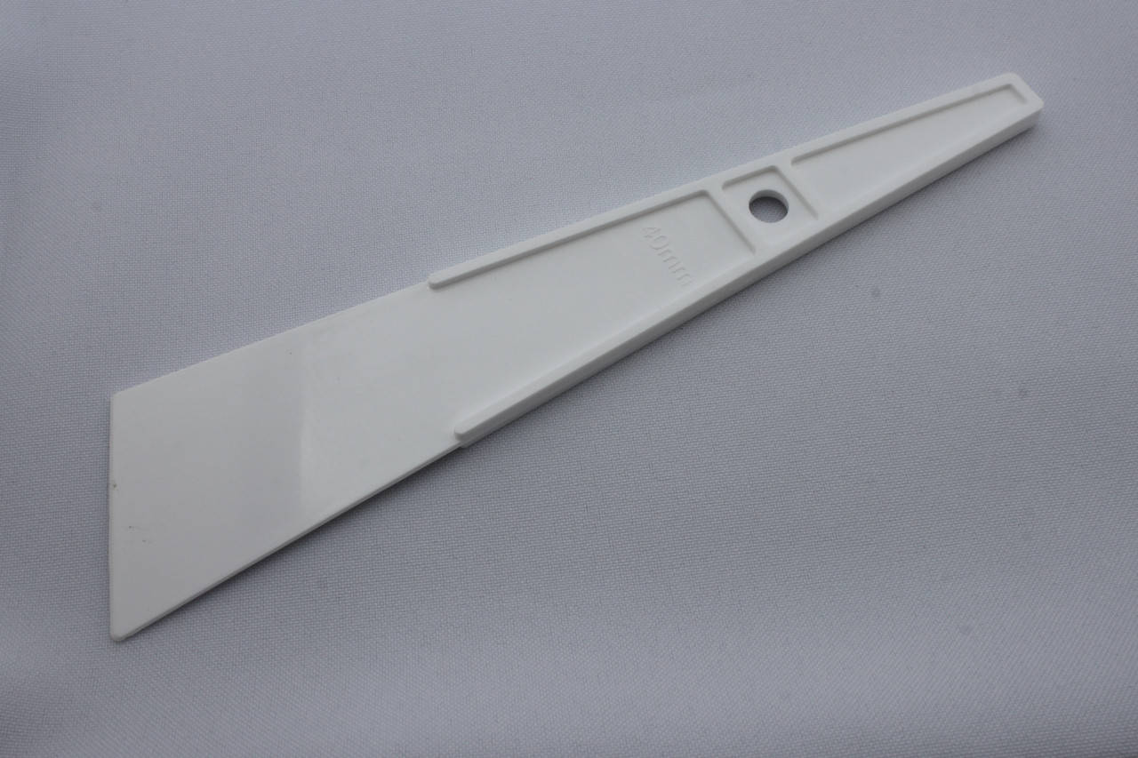 

Инструмент для нанесения клея, длинна - 18 см, ширина - 4 см, артикул СК 6071