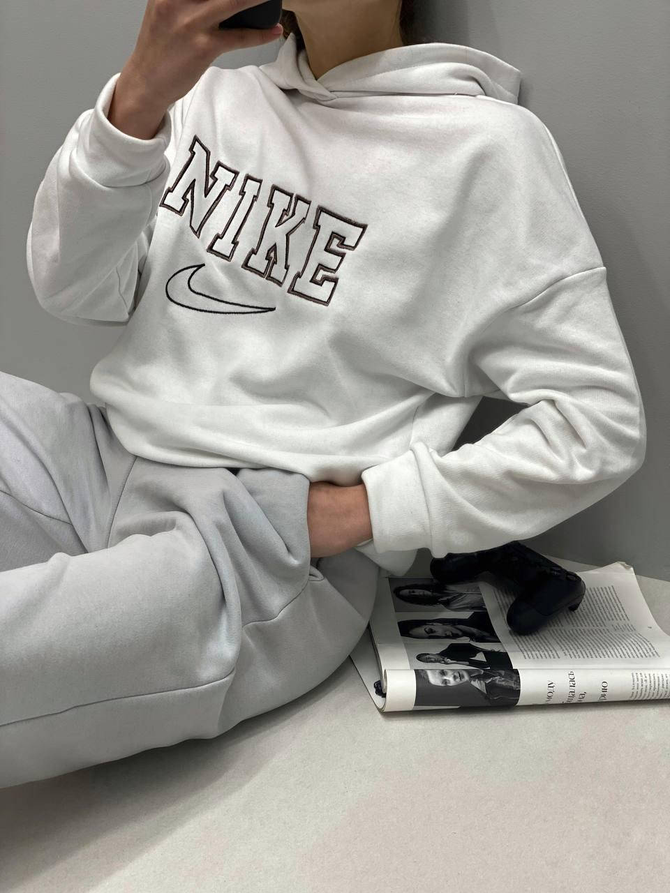 

Женское худи Nike Белый