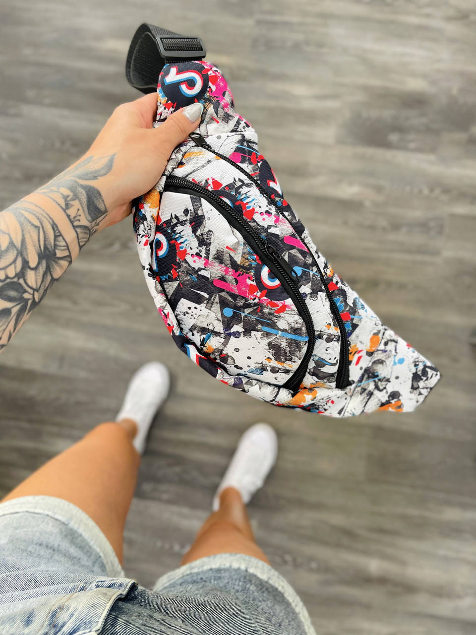 

Бананка TikTok Женская | Мужская | Детская тик ток белая цветная, Разные цвета