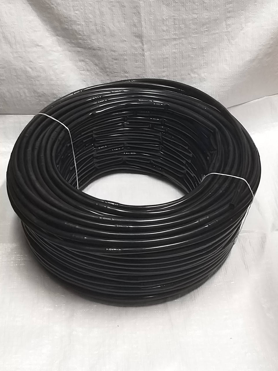 

Многолетняя капельная трубка 16 мм с капельницами через 50см (200 м в бухте)