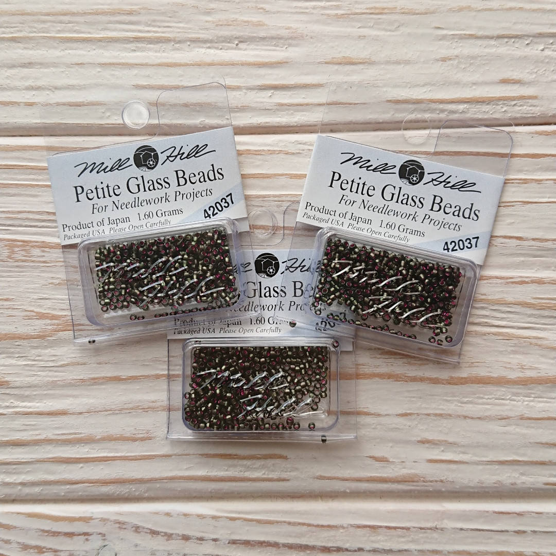 

Бисер Petite Glass Beads Mill Hill 42037